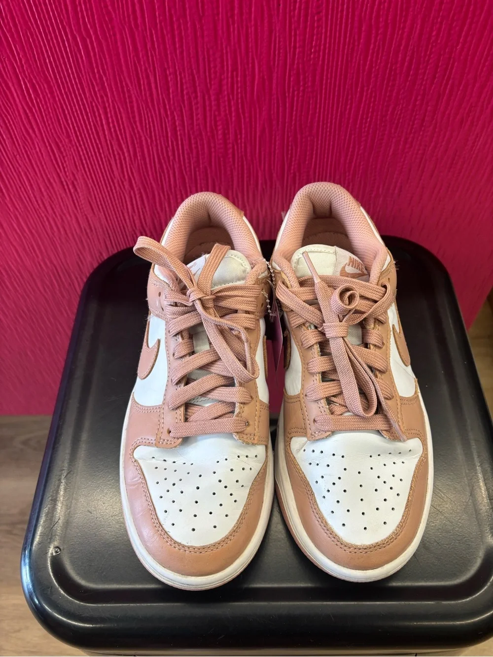 Nike Women's Low-Top Sneakers in White and Blush Pink